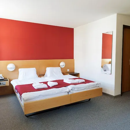 Aurora Hotel 3*